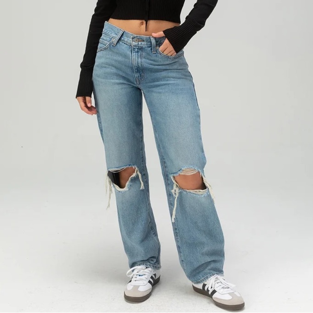 Levi’s ‘94 Blue Baggy Mid Rise Straight Leg Denim Distressed Jean